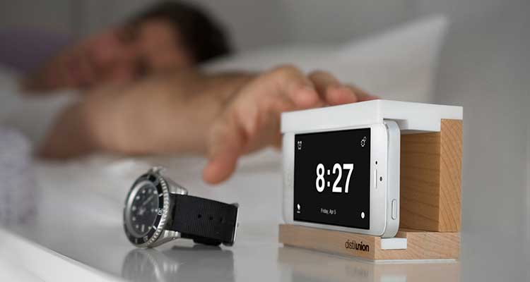 iPhone snooze dock