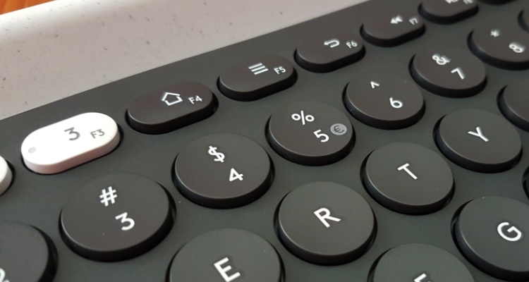 Logitech K780