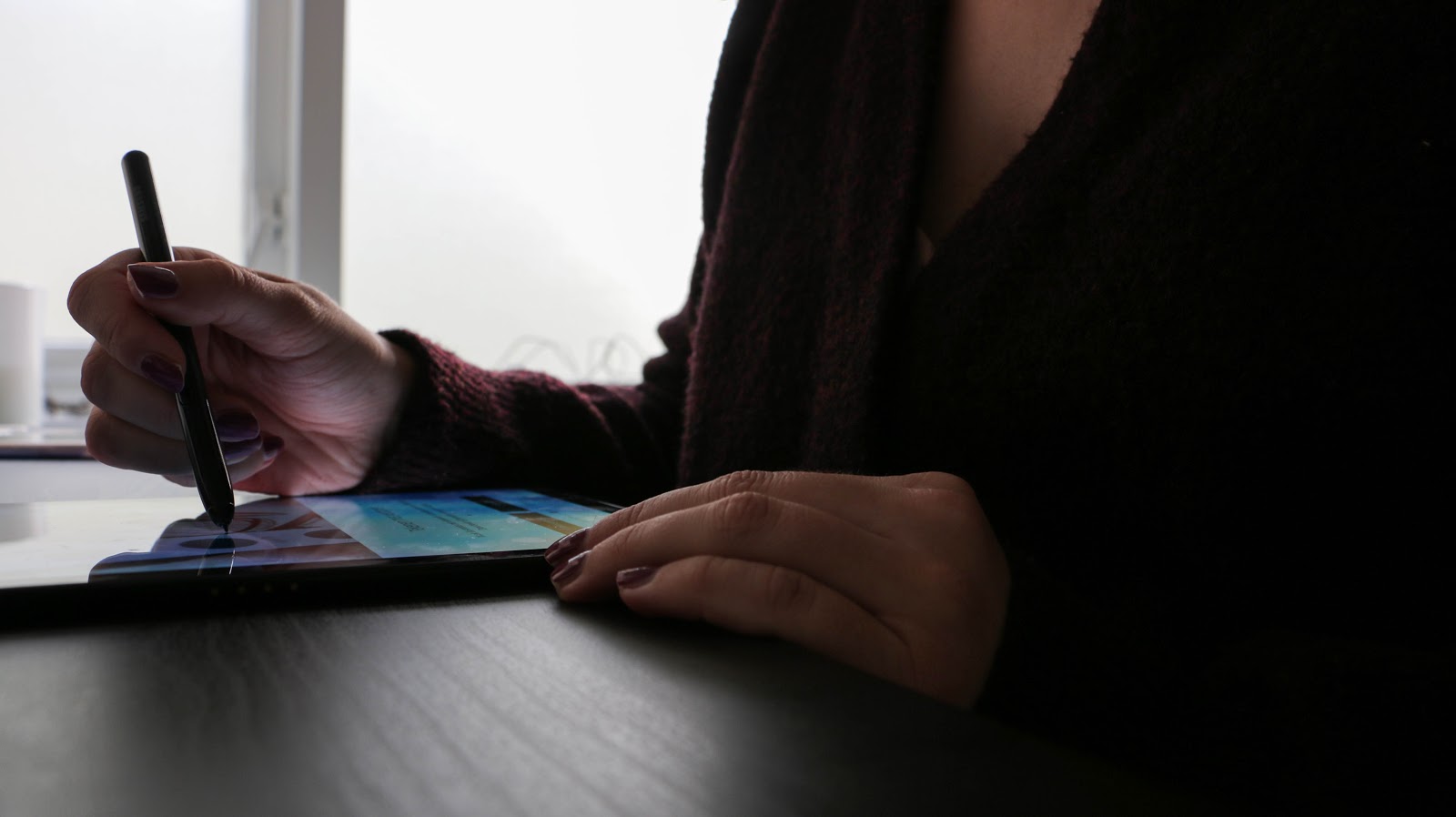 vrouw met tablet