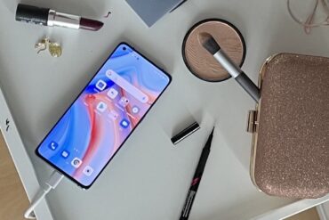 OPPO Reno4 Lifestyle
