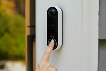 Arlo lanceert nieuwste draadloze deurbel: Essential Wire-Free Video Doorbell