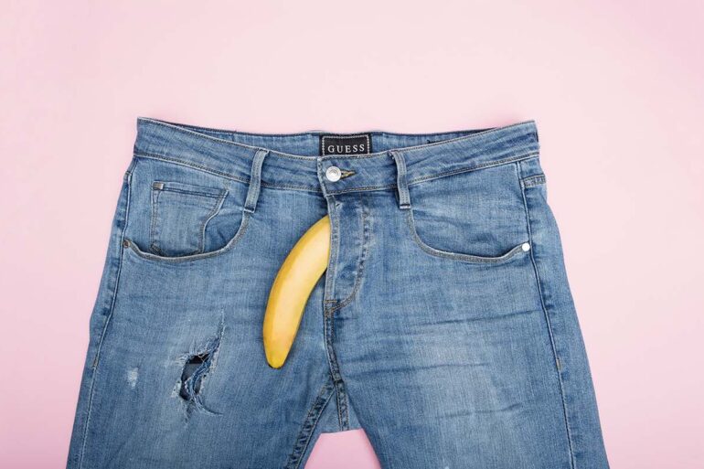 Het Nederlandse woord voor dickpic is pikfoto dat kan beter