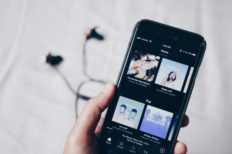 spotify op smartphone