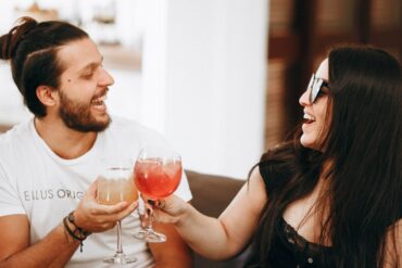 man en vrouw op date