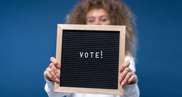 vrouw-signaal-politiek-stemming