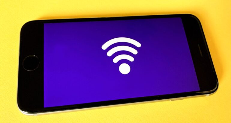 wifi logo op smartphone