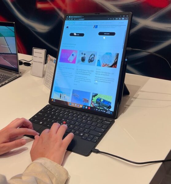 De meerdere standen van de ThinkPad X1 Fold