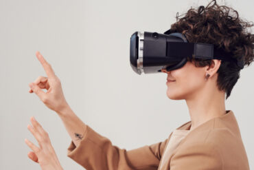VR
