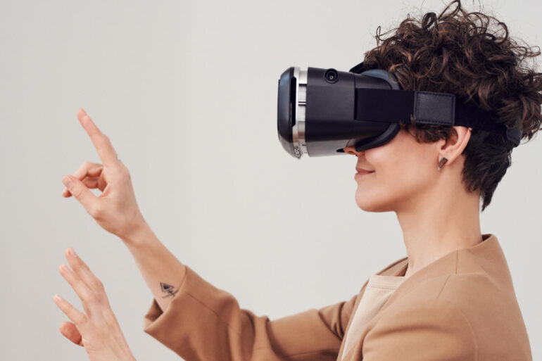 VR