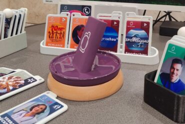 Family cards - Rolodex 2.0